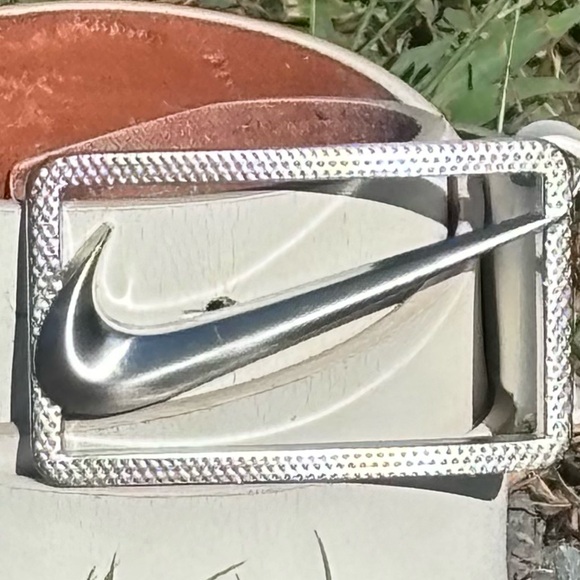 Nike Golf Big Swoosh Leather Belt! - Picture 5 of 10